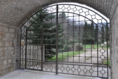 Lespa entrance gate
