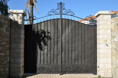 Olympe entrance gate