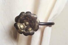 Flore curtain tie-back