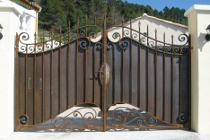 Elysandra entrance gate